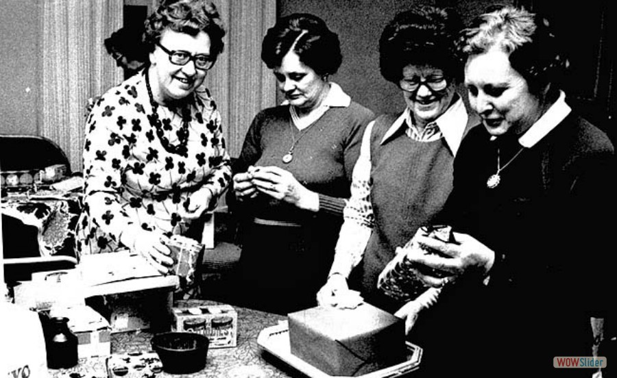 54 Syförening  Birgit, Nanny L och Annie Mattsson, 1976