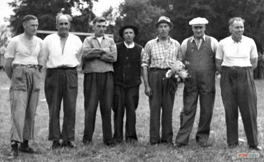 281 JUF. 25 års- jubileum, handbollslag ,Albert Henning, Adolf Vahlund, Vestlund, Ville Vennberg, Carl Mineur och Joel Persson, 1950