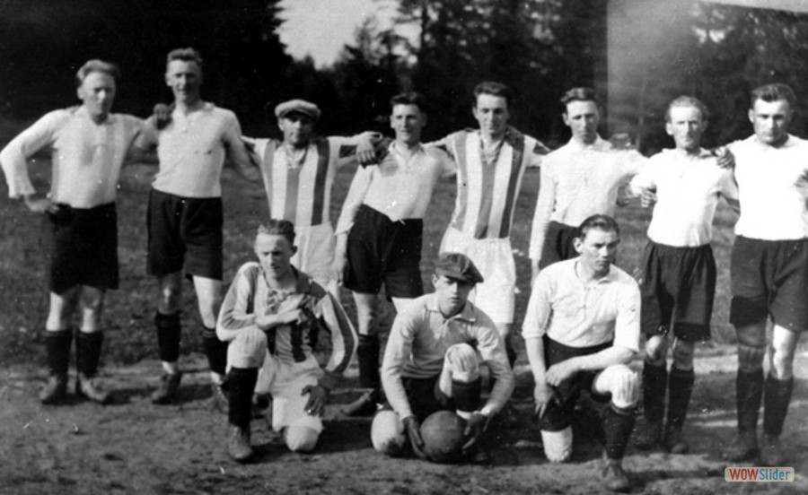 3 Eller är det här Karlholms första fotbollslag 1934