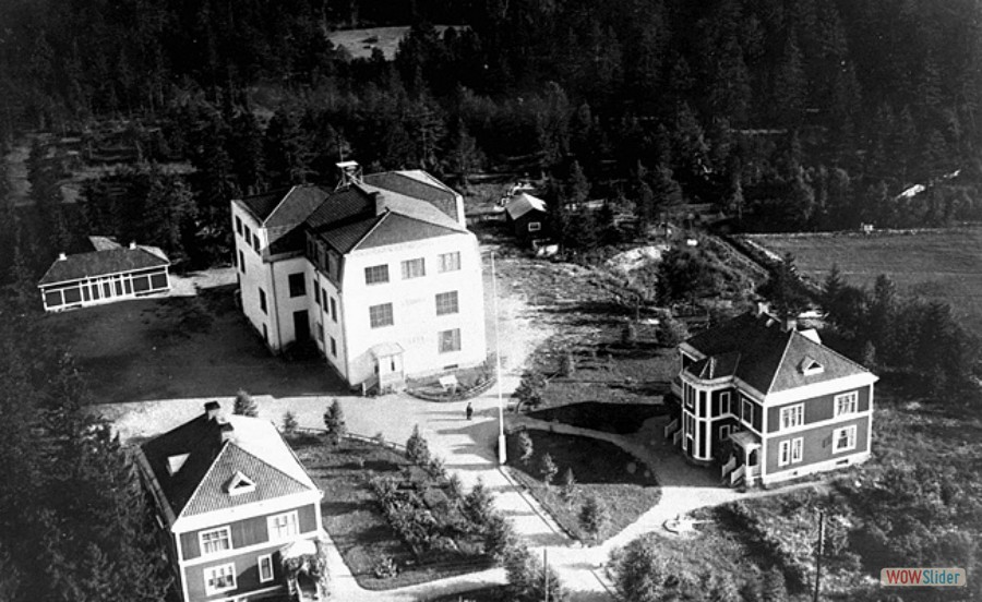 15 Skolan från 1919 och de båda lärarbostäderna