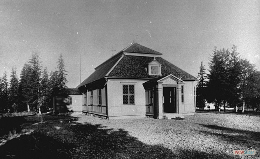 16 Karlholms kyrka – ägarskapet övergick till Svenska Kyrkan först 1980