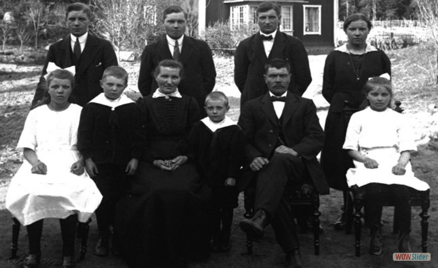 2 Familjen Karlbom i Nöttö ca 1910