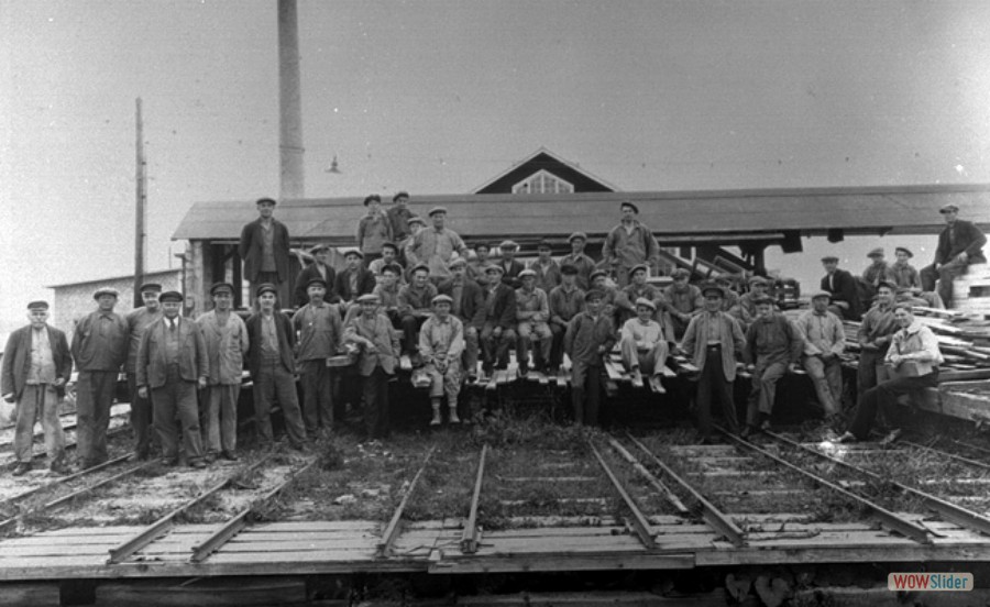 6 Gruppbild  från gamla sågen, Solström, Emil Skärberg, Anders Sandström och  Göran Karlsson, 1920-talet