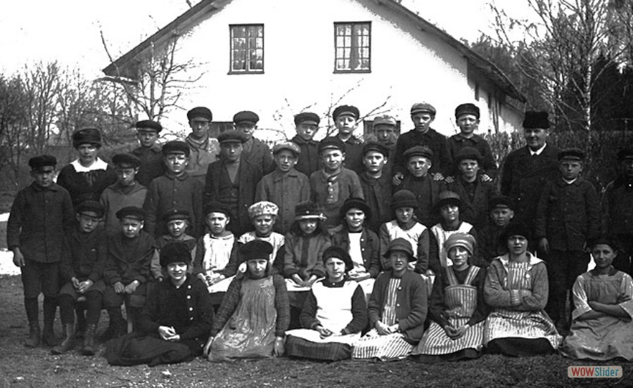 165 Mellanskolan Strömsberg, lärare Forsman och Norberg, 1922