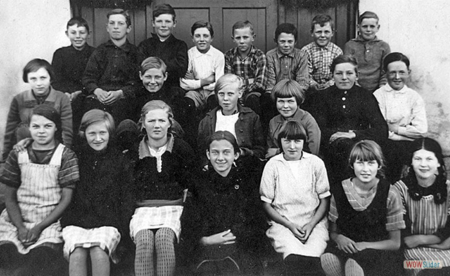 1927 Karlholms skola klass 6 lärare Linnea Wiberg
