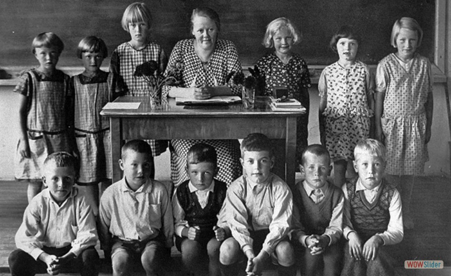1935-36 Karlholms skola lärare Maja Persson