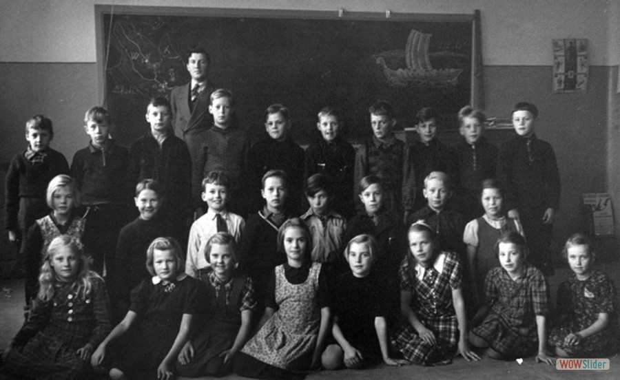 1939-40 Karlholms skola klass 4 lärare Elon Persson