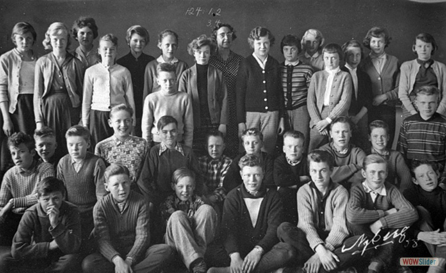 1957-58 Karlholms skola klass 7 lärare Birgit Björkman