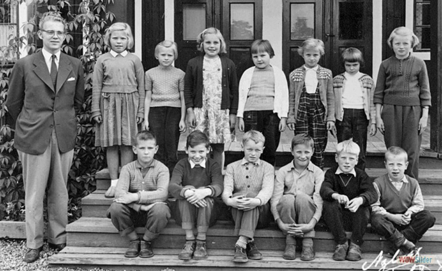 1957-58 Kyrkskolan Västland klass 3-4 lärare Uno Hassö
