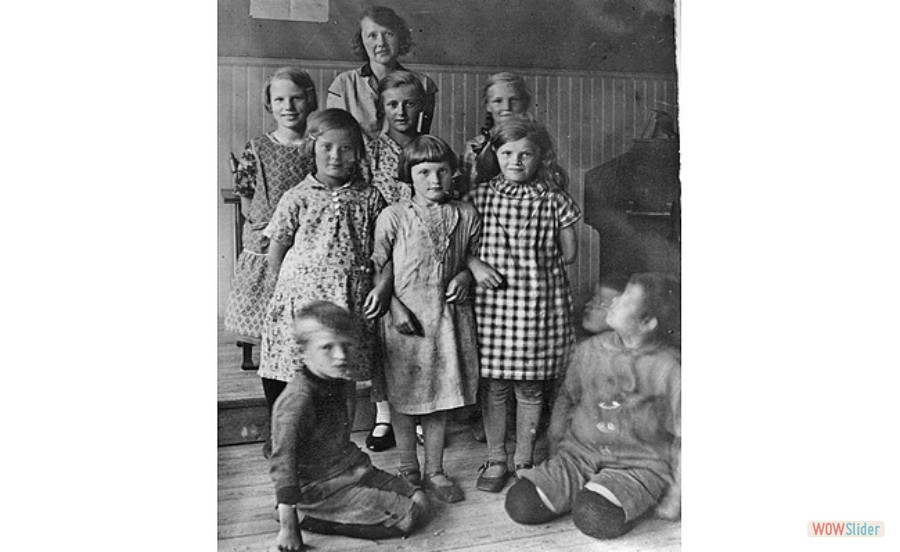 1928-29 Nydals skola klass 1-4 lärare Elsa Egerbäck