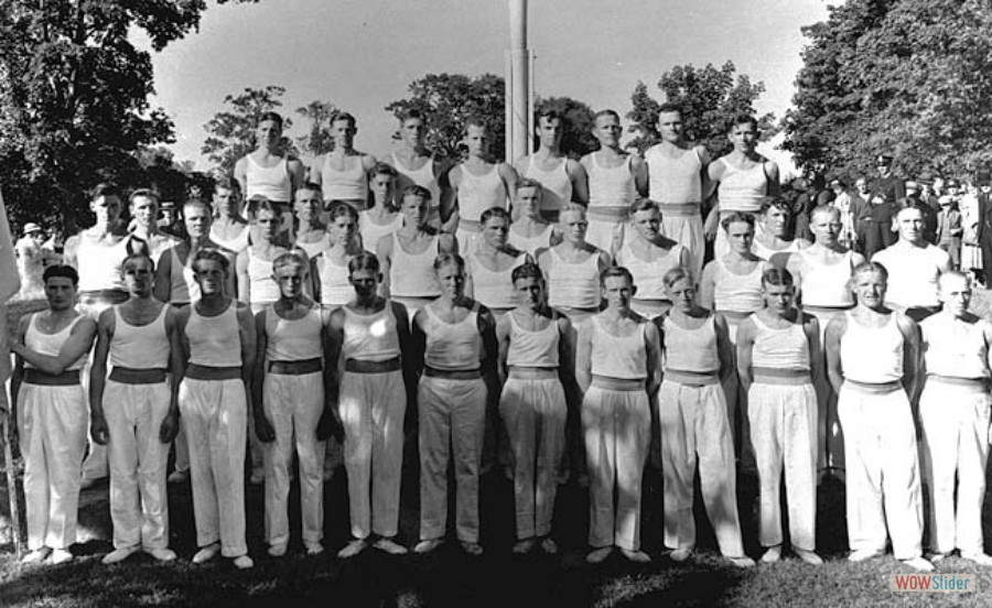 122 Gymnastikgrupp vid invigningen av Hembygdsgården, 1937