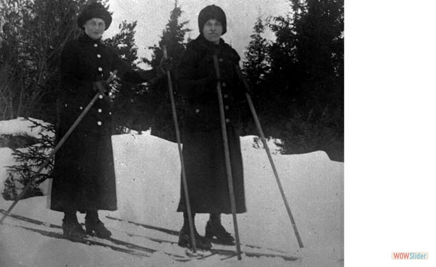 191 Damer på skidor, Anna Mattsson-Lövqvist och Camelia Jansson Sandby, tidigt 1900-tal